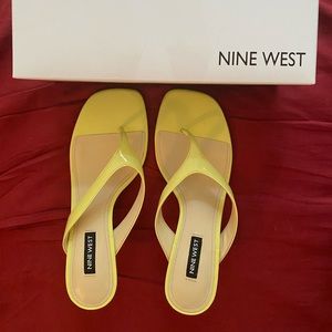 Nine West yellow sandals NWT no box